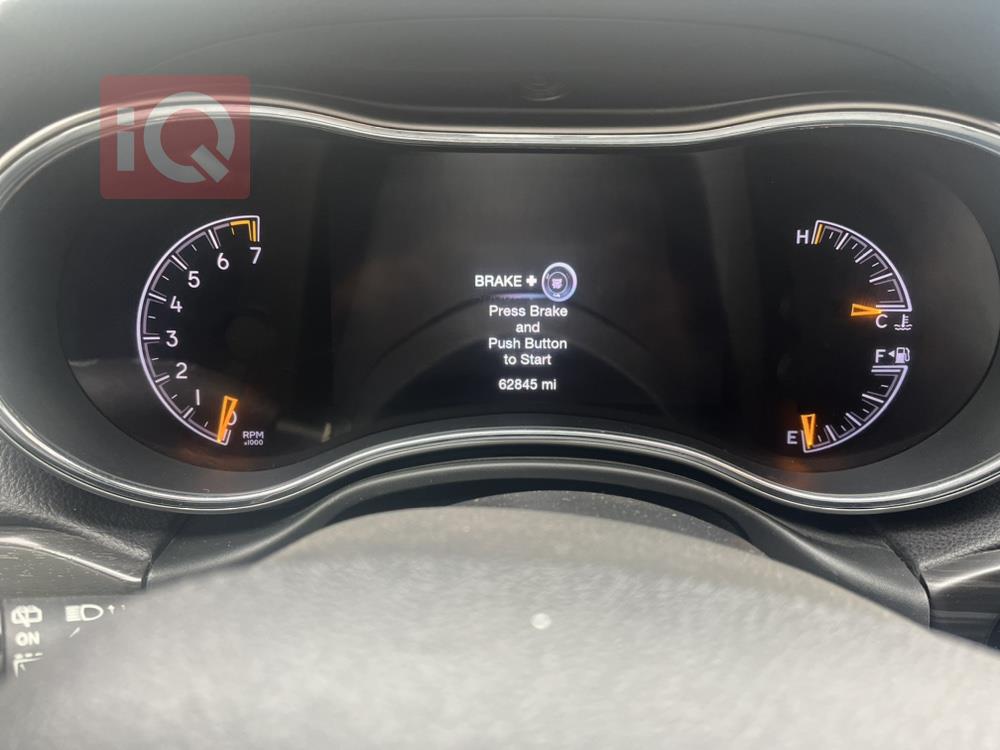 جیپ گراند شیرۆکی